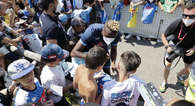 Ritiro Napoli, sessione di foto e autografi per 2 azzurri: svelati luogo e ora