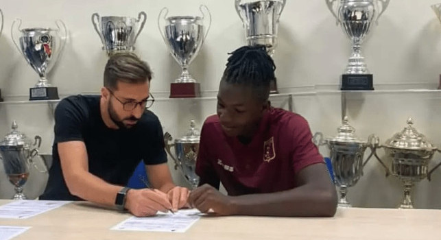 Calciomercato Napoli, nuovo difensore classe 2007: rinforzo per il settore giovanile, il nome