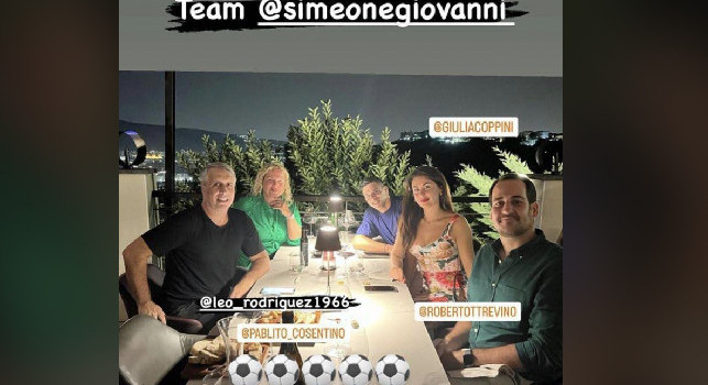 Team Simeone. Prima cena napoletana per staff e famiglia del Cholito | Foto