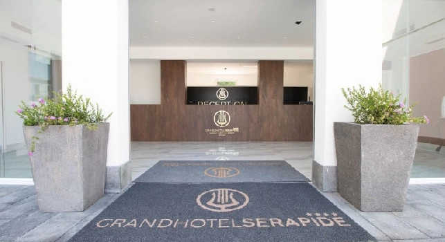 Napoli in ritiro anticipato al Grand Hotel Serapide all'antivigilia del match con la Roma