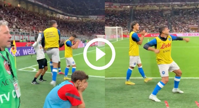 Simeone pazzo di gioia: che esultanza da bordocampo al gol di Politano! | VIDEO