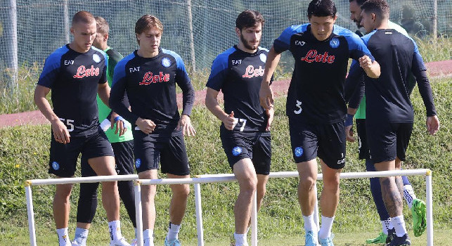 SSC Napoli, il report della rifinitura pre-Ajax! Si rivede Osimhen, Ostigard si prepara: tutti gli scatti in vista della Champions | VIDEO e FOTO CN24