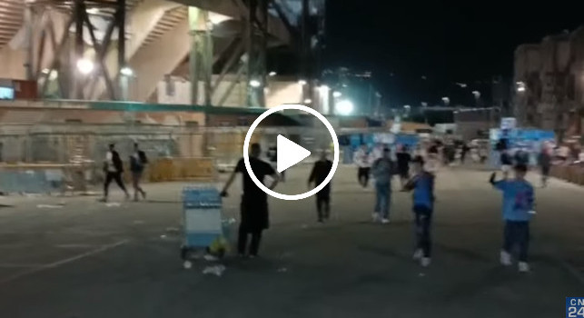 Gol Osimhen, guardate cosa succede fuori allo stadio Maradona! | VIDEO