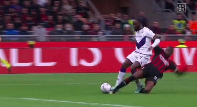 Milan-Fiorentina 2-1, la moviola di Marelli su DAZN: tanti episodi dubbi