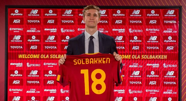 UFFICIALE - Niente Napoli, Solbakken ha firmato con la Roma: il comunicato | FOTO