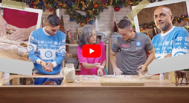 Napoli Christmas Cook-off: Raspadori e Simeone cucinano i susamielli napoletani! | VIDEO