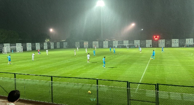 Napoli-Crystal Palace, si gioca sotto una pioggia intensa
