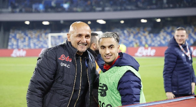 Napoli-Lille: Ounas saluta Spalletti prima del calcio d'inizio | FOTO