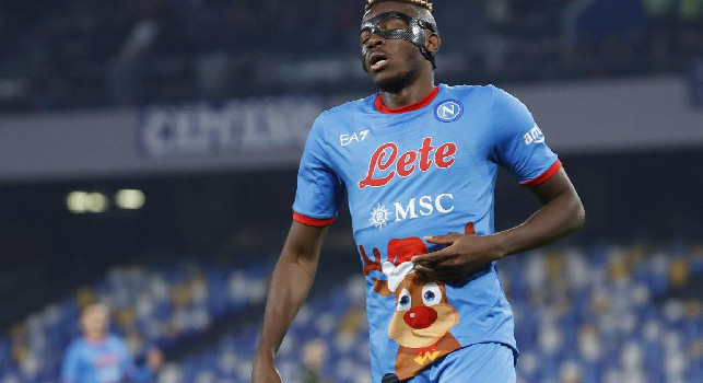 Maschera Osimhen, Gazzetta: Victor non l'abbandona anche per scaramanzia
