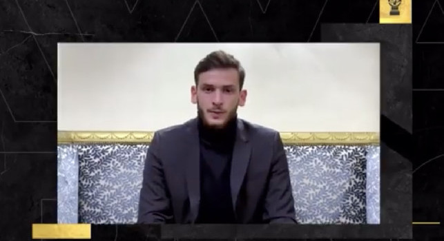 Kvaratskhelia ringrazia la Federazione Georgiana per il premio di miglior calciatore: Inizieremo a lottare per nuovi obiettivi | VIDEO