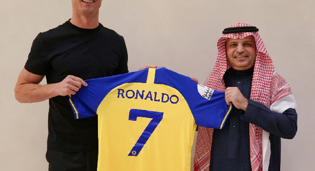 UFFICIALE - Cristiano Ronaldo è un nuovo giocatore dell'Al Nassr: Il più grande ha firmato