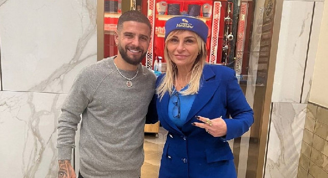 Insigne da “A figlia d’’o marenaro”, spunta lo scatto con la proprietaria | FOTO