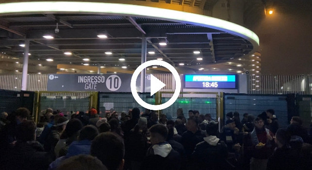 Inter-Napoli, tifosi napoletani già in fila per il settore ospiti | VIDEO CN24
