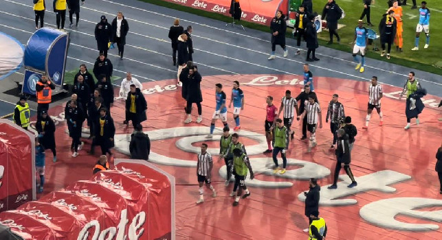“Ladri, ladri, ladri!” Juventus presa di mira dal Maradona a fine primo tempo
