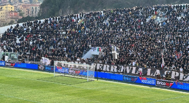 Rai, Perillo denuncia: Oltraggi ignobili alla memoria di Maradona, senza che mai l’arbitro fermasse il gioco