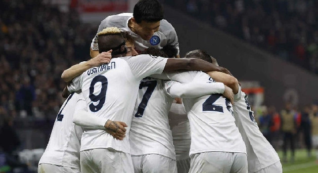 IL GIORNO DOPO Eintracht-Napoli: il sombrero di Lozano, i due mattoni granitici e l'azione da cineteca