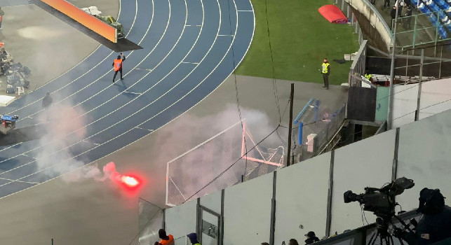 Napoli-Lazio 0-1: ragazzo ricoverato al Pronto Soccorso per scoppio bomba carta lanciata da tifosi laziali