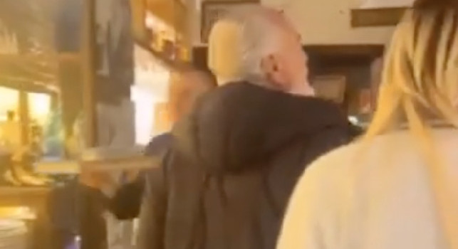 Serata di relax per De Laurentiis: a cena da “A figlia d’’o marenaro” | VIDEO