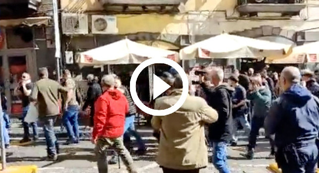 Tensione ultras Eintracht-Polizia poco fa: tedeschi pretendevano birra nonostante il divieto | VIDEO