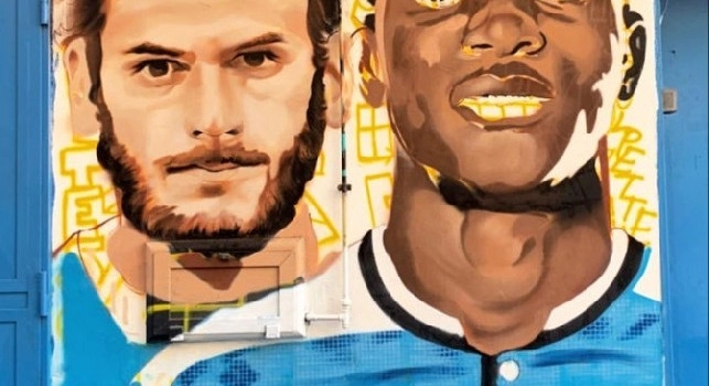 Napoli, Osimhen-Kvaratskhelia: spunta il nuovo murales a Forcella! | FOTO