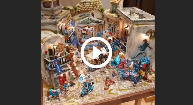 Spettacolo Napoli, spunta il presepe azzurro per la festa scudetto! | VIDEO