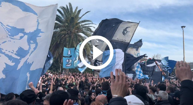 Corteo Ultras Napoli, scatta il coro Sarò con te. Brividi fuori al Maradona! | VIDEO CN24