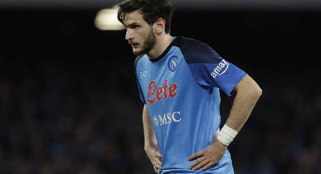 Niente lampi e la struggente nostalgia del gemello Osi Kvara non brilla contro il Milan: le pagelle dei quotidiani