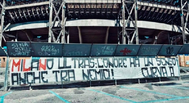 Striscione Ultras Curva A Per Gli Ultras Del Milan | FOTO