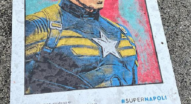 Napoli-Verona, Di Lorenzo versione Capitan America: omaggio fuori al Maradona | VIDEO CN24