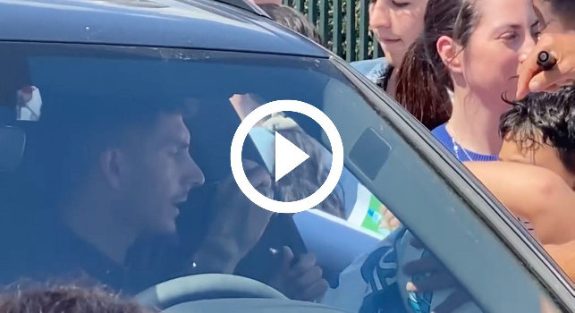 Di Lorenzo grande capitano, ancora una volta si ferma dai tifosi a Castel Volturno | VIDEO CN24