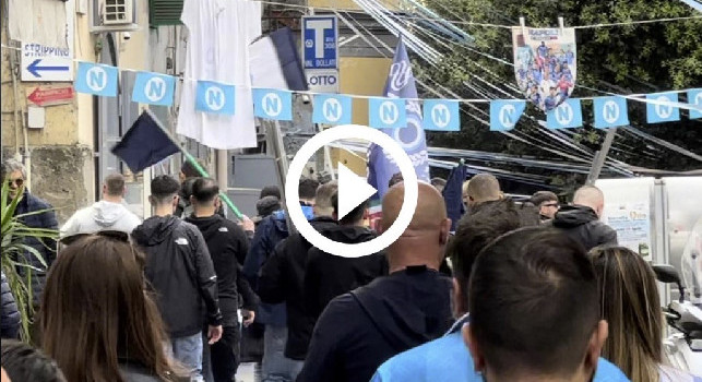Napoli-Salernitana: partito corteo tifosi verso il Maradona! Cori e atmosfera da brividi| VIDEO CN24