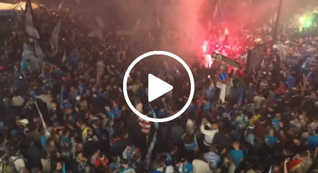 Napoli come non l'avete mai vista: immagini pazzesche dei festeggiamenti | VIDEO