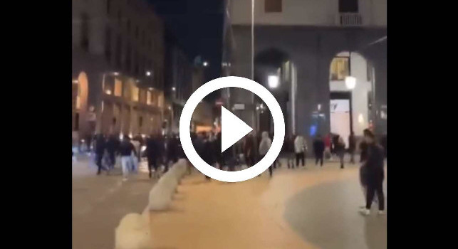Razzismo a Varese, napoletani presi a bottigliate durante i festeggiamenti: Napoli colera! | VIDEO