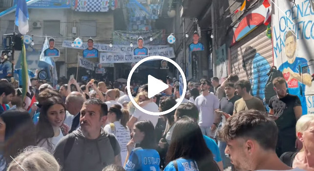 Festa Scudetto Napoli Fiorentina, ciò che sta succedendo al Largo Maradona è bellissimo | VIDEO CN24