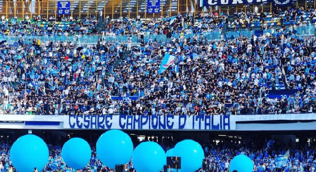 Cesare Campione d'Italia, la curva A omaggia il tifoso che chiedeva lo scudetto in lacrime in radio | FOTO