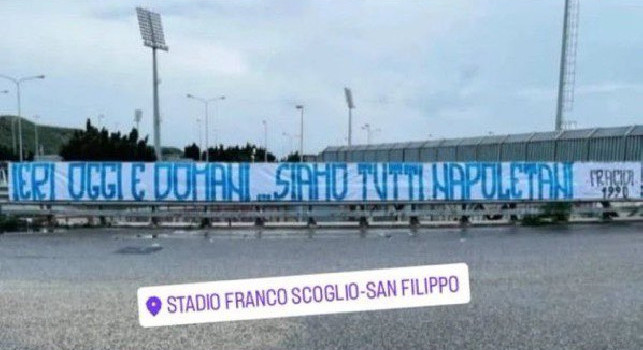 Ieri, oggi e domani... siamo tutti Napoletani. Splendido striscione dagli ultras del Messina | FOTO