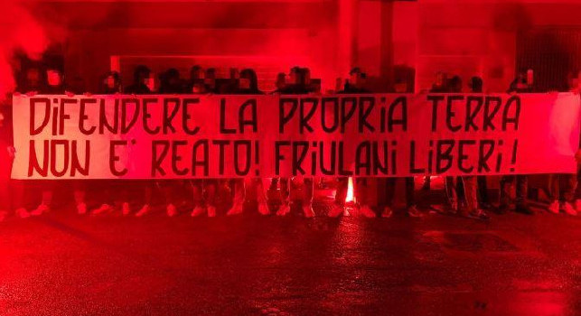 Striscione degli ultras vicentini a difesa degli ultras Udinese: Difendere la propria terra non è reato. Friulani liberi | FOTO