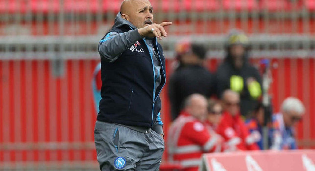 Spalletti annuncia in conferenza che tre cose scritte su di lui sono false