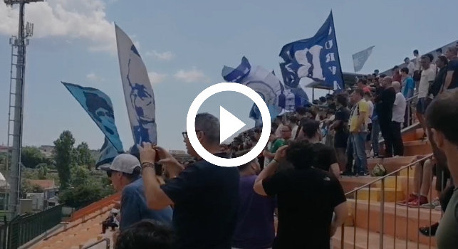 Sostegno da brividi, Ultras 1972 caricano la Primavera del Napoli con cori e bandiere! | VIDEO CN24