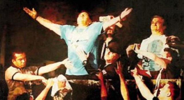 Maradona santo, che sorpresa: l'opera viene esposta in chiesa a Napoli, ecco dove