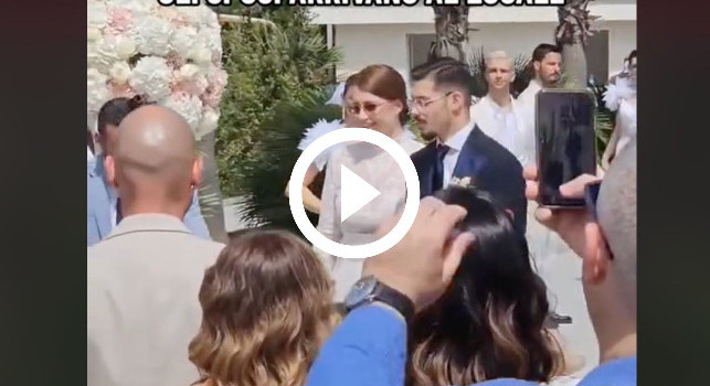 Matrimonio Gaetano, l'arrivo degli sposi al locale dopo la cerimonia | VIDEO