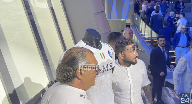 Nuova maglia Napoli, la reazione di Malato del Napoli sulla MSC | VIDEO CN24
