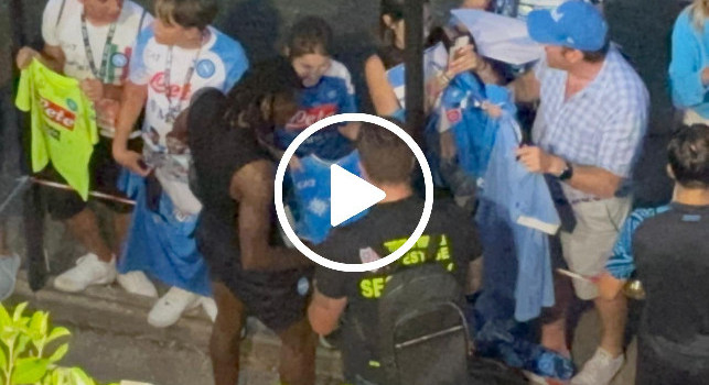 Napoli Hatayspor 4-0, bel gesto dei giocatori dopo la vittoria | VIDEO