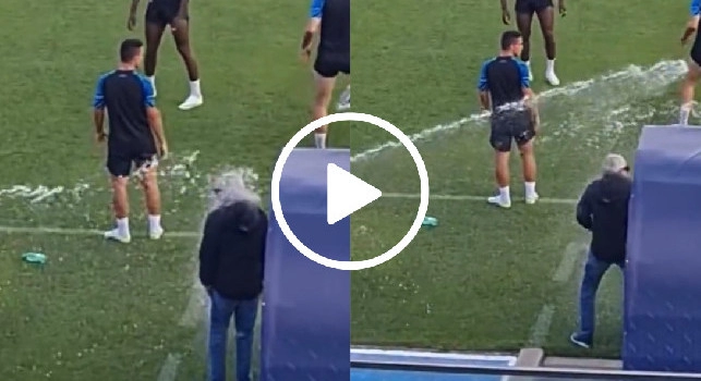 De Laurentiis colpito in pieno dall'idrante, il presidente reagisce così | VIDEO