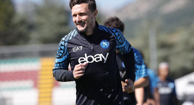 Gazzetta - Mario Rui ha scelto di ridursi lo stipendio pur di restare al Napoli: prolungherà di un altro anno