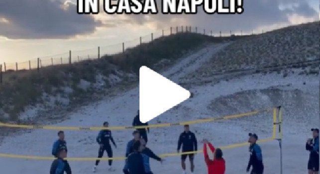 Niente riposo per gli azzurri, sfida a beach volley prima di cena| VIDEO