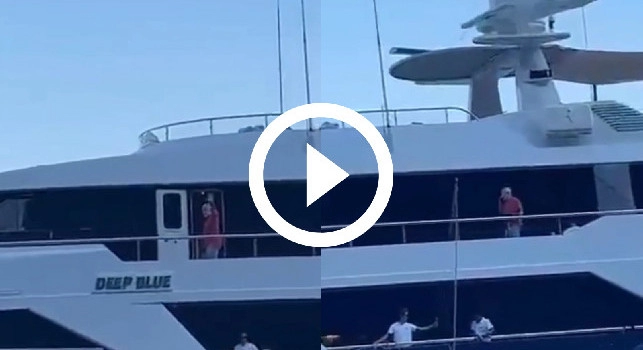 Presidente.... Tifosi urlano una frase ad ADL sullo yacht, la reazione del patron | VIDEO
