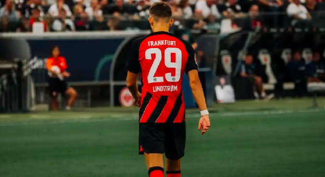 Eintracht Francoforte saluta Lindstrom: Gli auguriamo il meglio al Napoli! Protagonista vittoria Europa League
