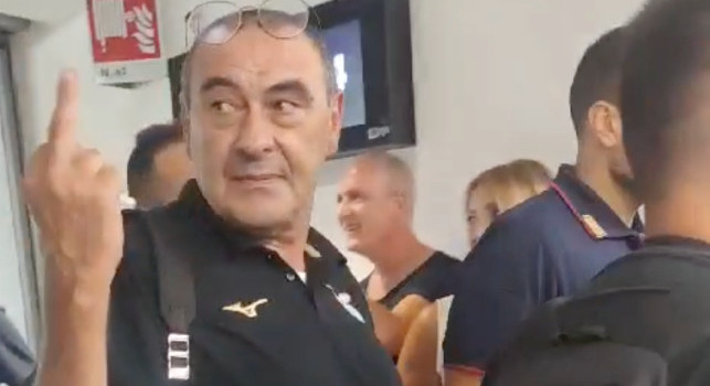 Sarri si <i>pente</i> della Juve? Il mister: Tornare in Italia è stato un errore, Premier unica
