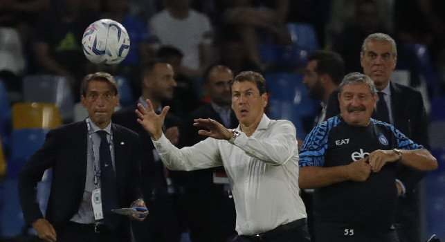 La delusione di Garcia e Kvaratskhelia-Osimhen mano nella mano: le emozioni di Napoli-Lazio 1-2 | FOTOGALLERY CN24